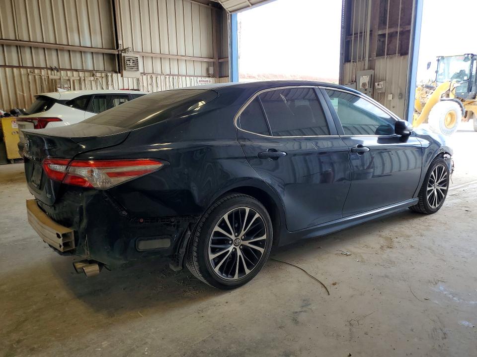 Продажа на аукционе авто 2018 Toyota Camry, vin: 4T1B11HK0JU616689, номер лота: 57347766