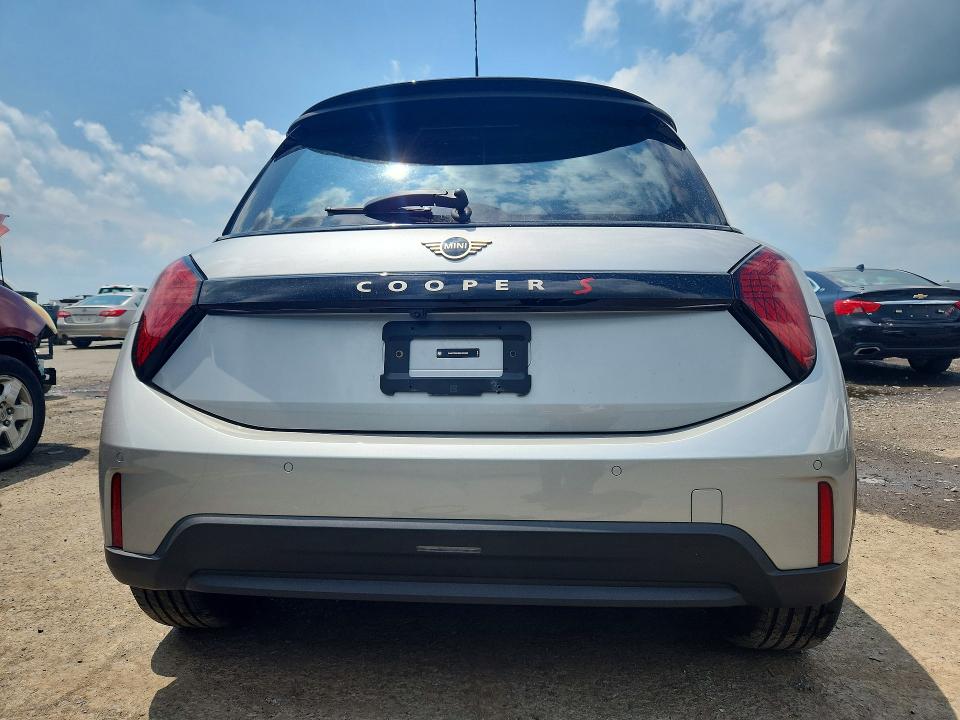 Продажа на аукционе авто 2025 Mini Cooper, vin: WMW23GD0XS2W25559, номер лота: 57183406