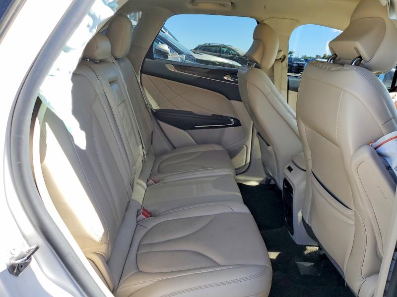 Auction sale of the 2019 Lincoln Mkc, vin: 5LMTJ3DH7KUL37670, lot number: 57917256