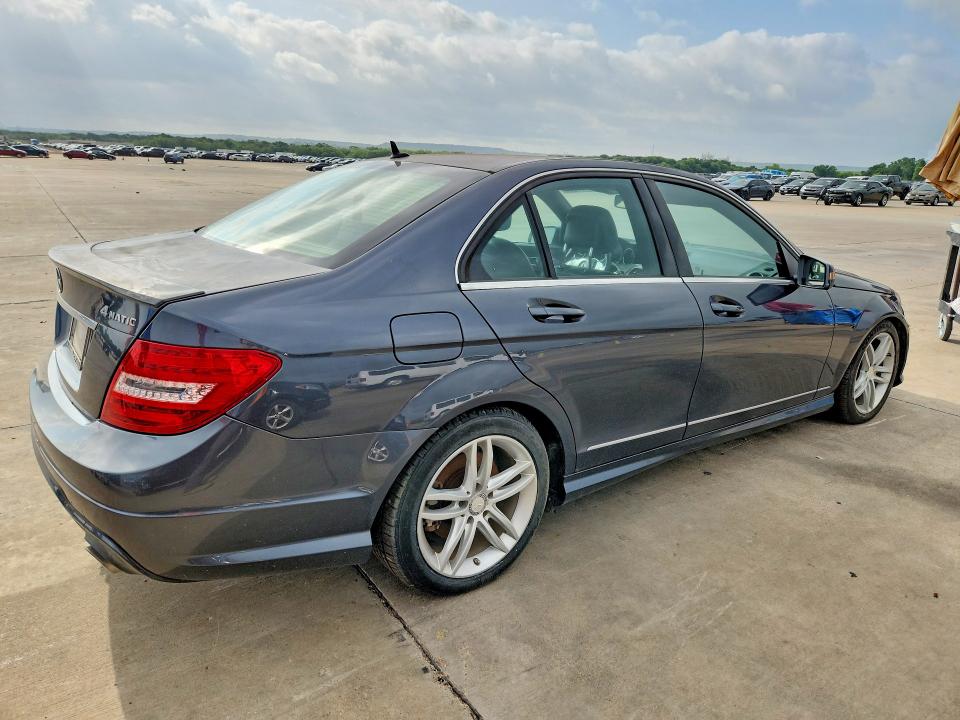 56091086 :رقم المزاد ، WDDGF8AB3DR271282 vin ، 2013 Mercedes-benz C مزاد بيع