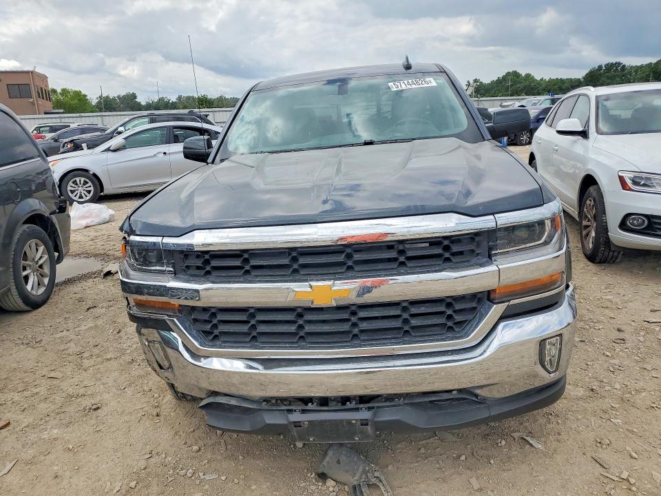57144826 :رقم المزاد ، 3GCUKRECXJG341812 vin ، 2018 Chevrolet Silverado مزاد بيع