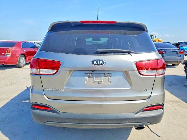 55742536 :رقم المزاد ، 5XYPG4A52HG318736 vin ، 2017 Kia Sorento مزاد بيع