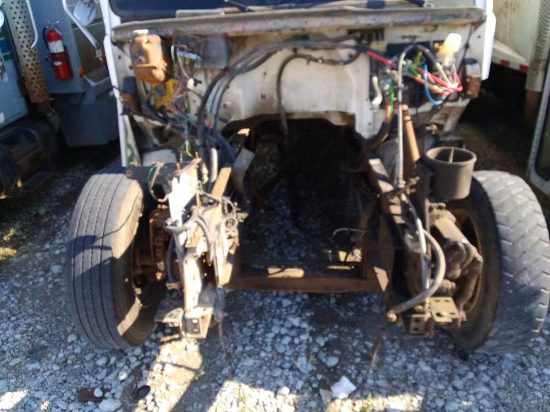55910646 :رقم المزاد ، 1FVABXBS41HJ95243 vin ، 2001 Freightliner Fl80 مزاد بيع