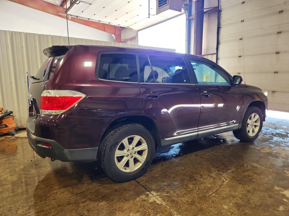 55682276 :رقم المزاد ، 5TDBK3EH1CS124587 vin ، 2012 Toyota Highlander مزاد بيع