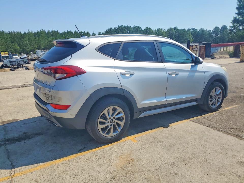 57373896 :رقم المزاد ، KM8J33A26HU432864 vin ، 2017 Hyundai Tucson مزاد بيع
