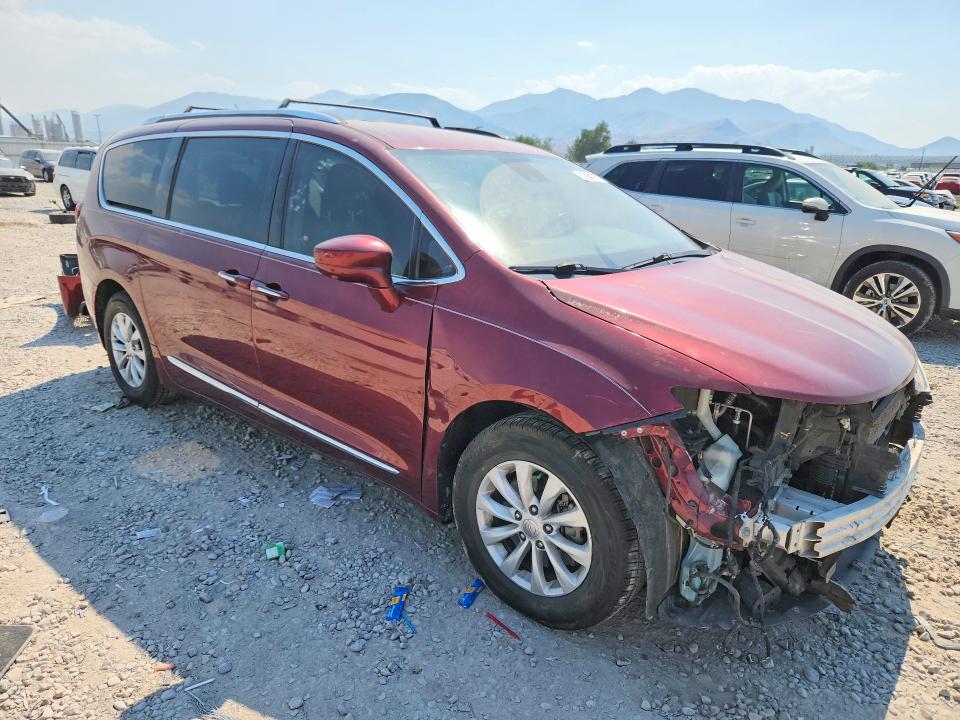 Продажа на аукционе авто 2018 Chrysler Pacifica, vin: 2C4RC1EG1JR103994, номер лота: 57864576