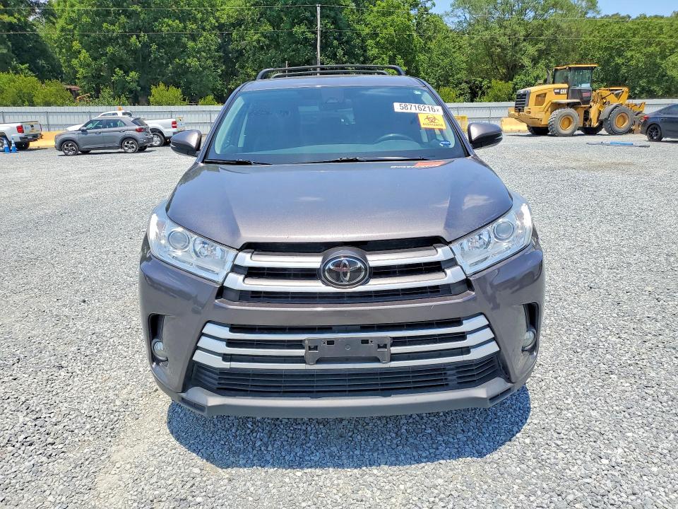 2017 Toyota Highlander მანქანა იყიდება აუქციონზე, vin: 5TDBZRFH2HS378555, აუქციონის ნომერი: 58716216
