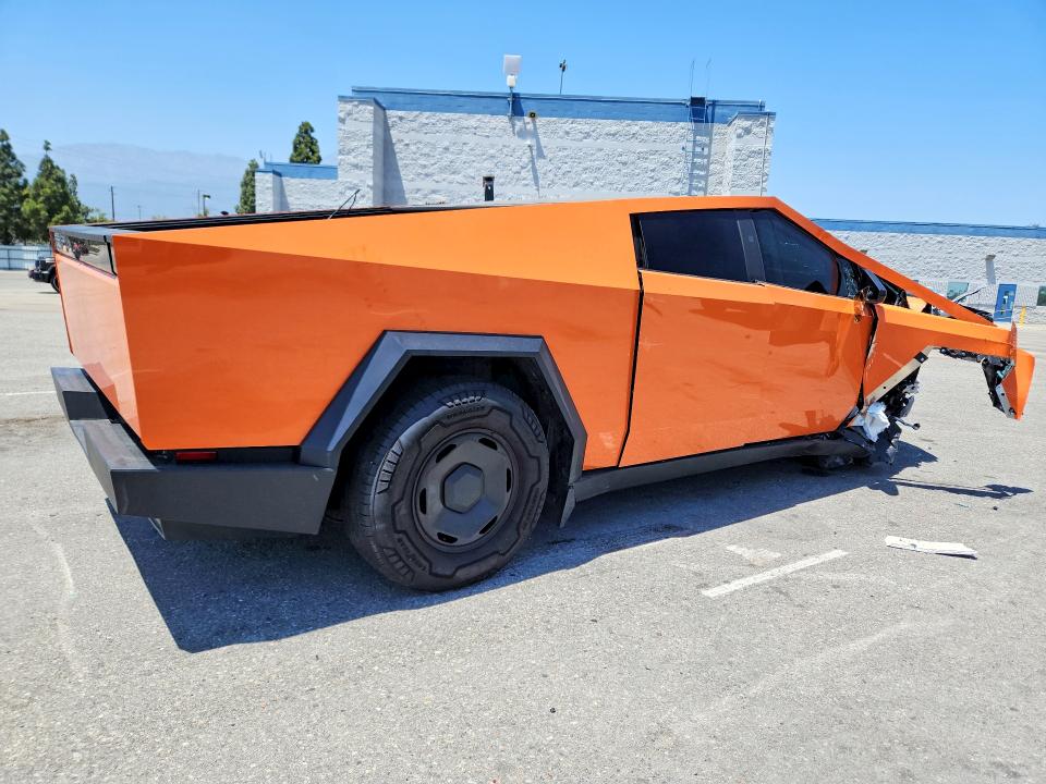 56780016 :رقم المزاد ، 7G2CEGEC2SA080538 vin ، 2025 Tesla Cybertruck مزاد بيع