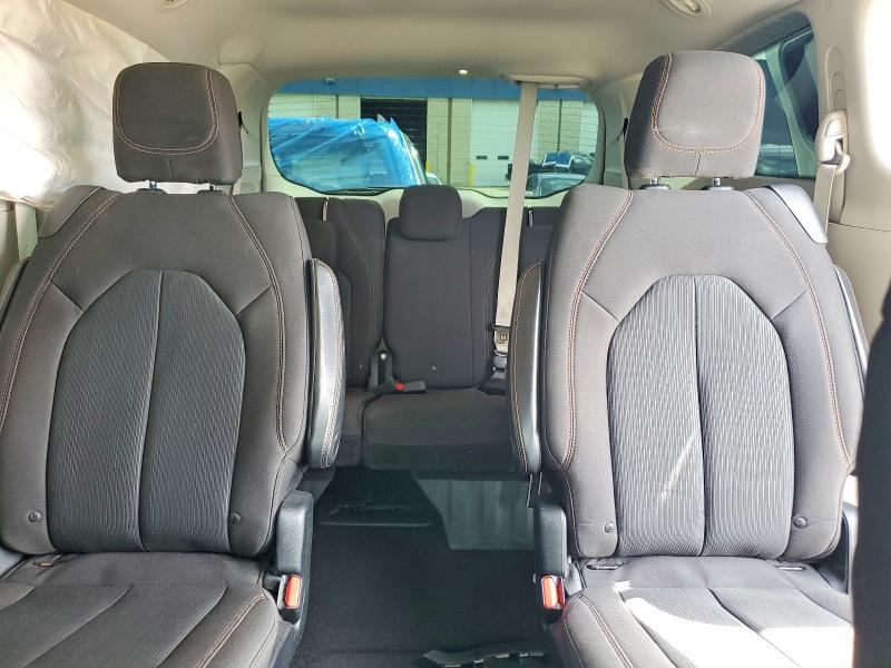 57237546 :رقم المزاد ، 2C4RC1CG6HR708722 vin ، 2017 Chrysler Pacifica مزاد بيع