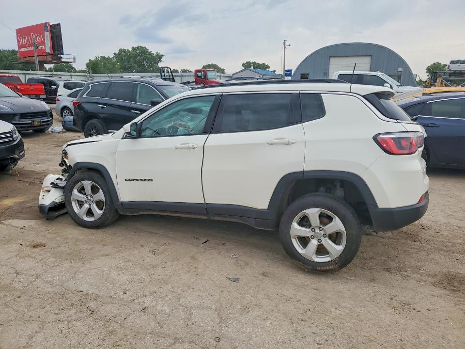 58534626 :رقم المزاد ، 3C4NJDBBXJT392367 vin ، 2018 Jeep Compass مزاد بيع