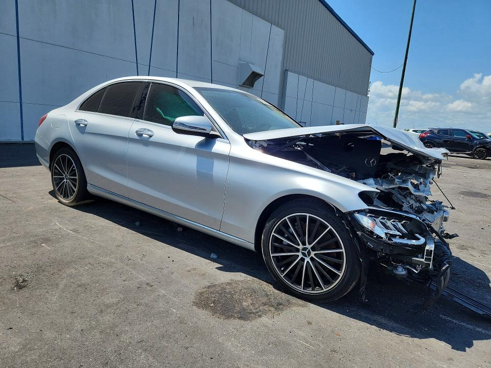 57464696 :رقم المزاد ، W1KWF8DB8MR638118 vin ، 2021 Mercedes-benz C مزاد بيع