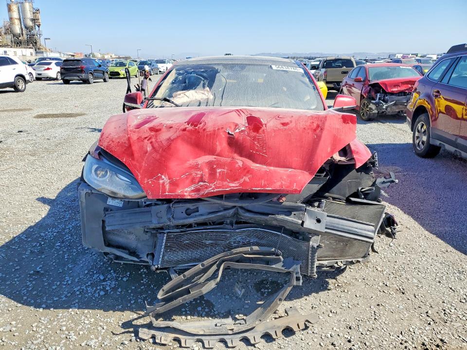 56838786 :رقم المزاد ، 5YJSA1H10FFP77099 vin ، 2015 Tesla Model S مزاد بيع