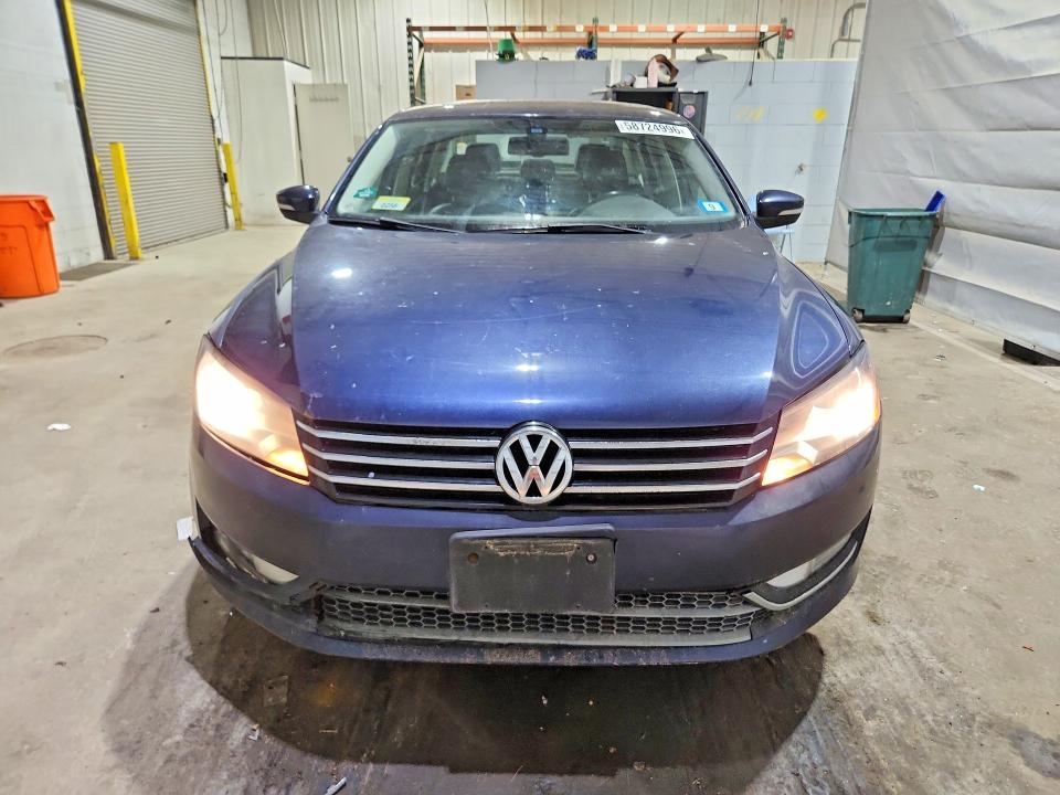 58724996 :رقم المزاد ، 1VWCP7A38DC069031 vin ، 2013 Volkswagen Passat مزاد بيع