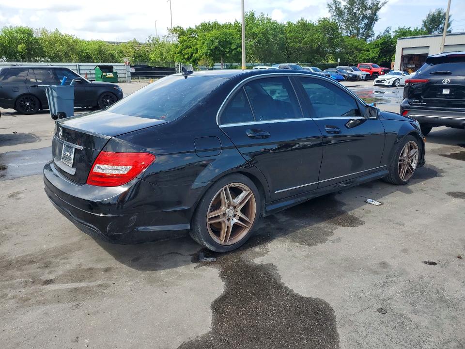 59107806 :رقم المزاد ، WDDGF4HB7EG232206 vin ، 2014 Mercedes-benz C مزاد بيع
