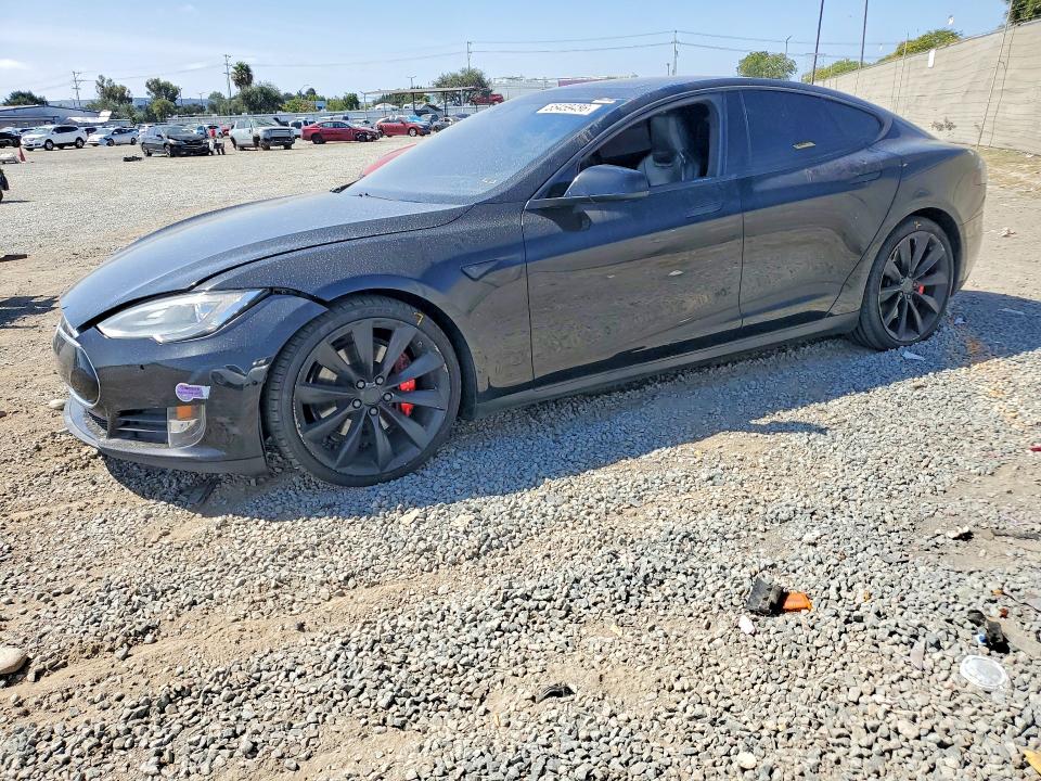Продажа на аукционе авто 2015 Tesla Model S, vin: 5YJSA1H21FFP68131, номер лота: 55459486