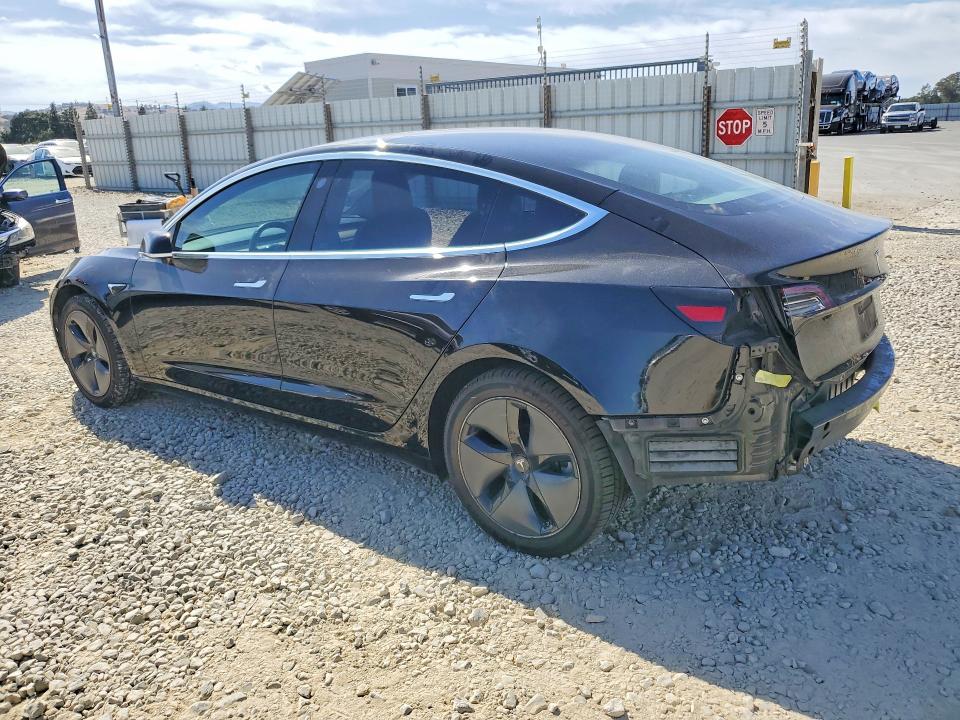 58750366 :رقم المزاد ، 5YJ3E1EA7JF108303 vin ، 2018 Tesla Model 3 مزاد بيع