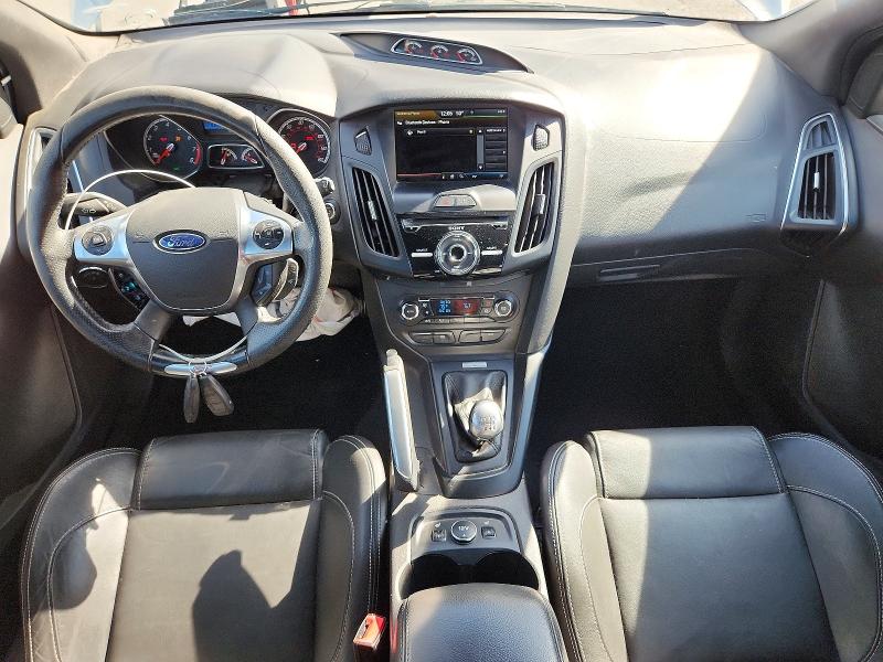 57010106 :رقم المزاد ، 1FADP3L92DL234658 vin ، 2013 Ford Focus مزاد بيع