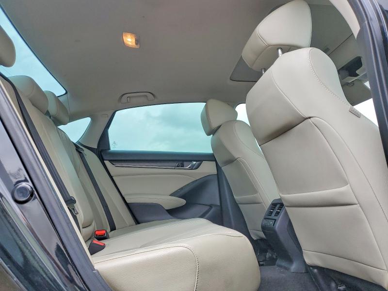 Auction sale of the 2018 Honda Accord, vin: 1HGCV1F9XJA802109, lot number: 58932876