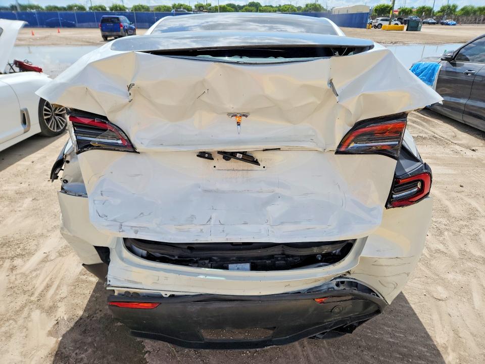 2024 Tesla Model Y მანქანა იყიდება აუქციონზე, vin: 7SAYGDED0RF041831, აუქციონის ნომერი: 59143186