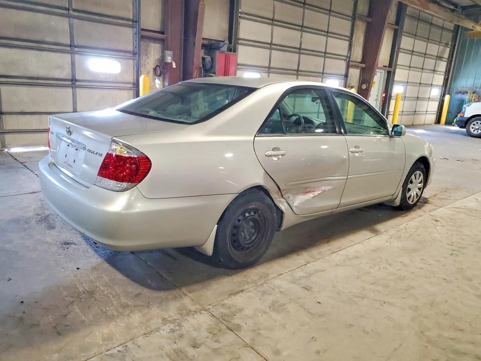 55772006 :رقم المزاد ، 4T1BE32K95U567331 vin ، 2005 Toyt Camry مزاد بيع