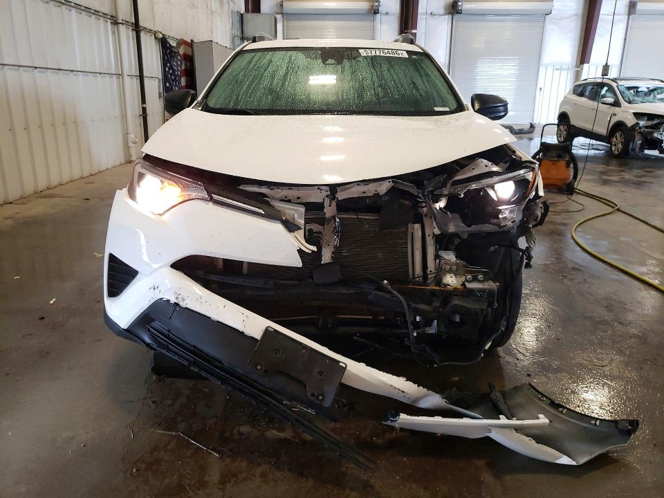 Продаж на аукціоні авто 2017 Toyota Rav4, vin: JTMZFREVXHJ711032, номер лоту: 57776486