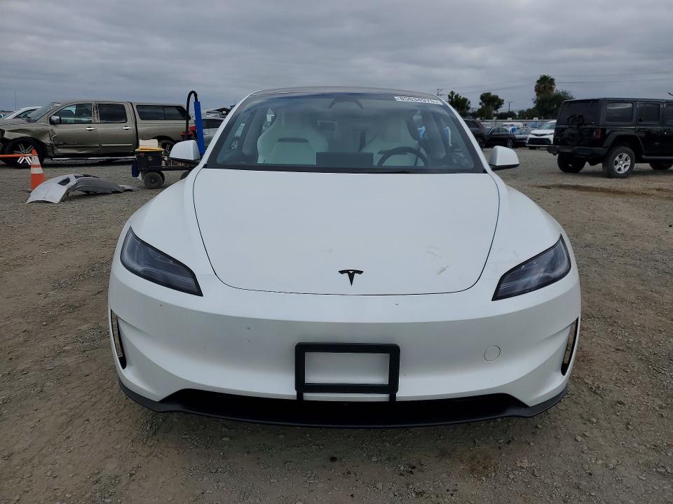 2026 Tesla Model 3 მანქანა იყიდება აუქციონზე, vin: 5YJ3E1ETXTF182657, აუქციონის ნომერი: 85634975