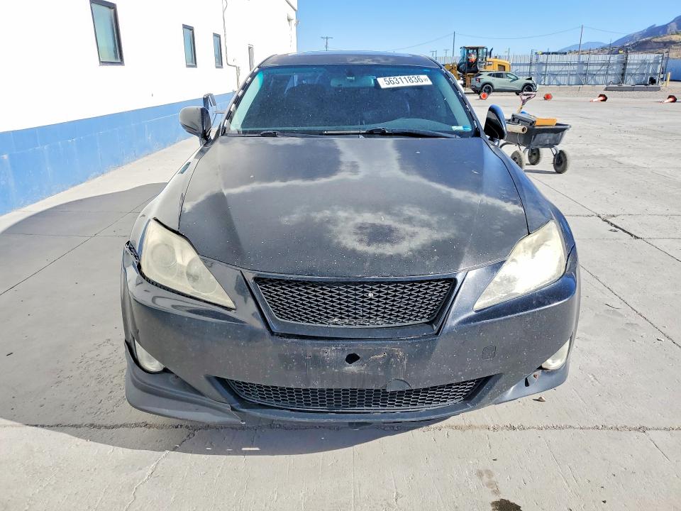 56311836 :رقم المزاد ، JTHCK262X82027362 vin ، 2008 Lexus Is مزاد بيع