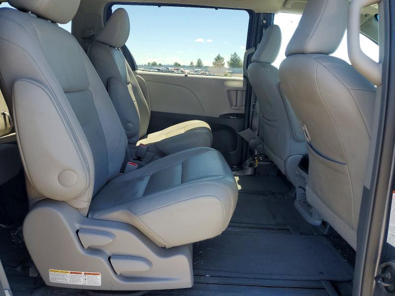 58145126 :رقم المزاد ، 5TDDZ3DC3HS160721 vin ، 2017 Toyota Sienna مزاد بيع