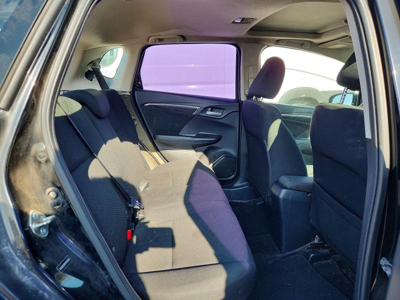 58323746 :رقم المزاد ، 3HGGK5H88FM762693 vin ، 2015 Honda Fit مزاد بيع