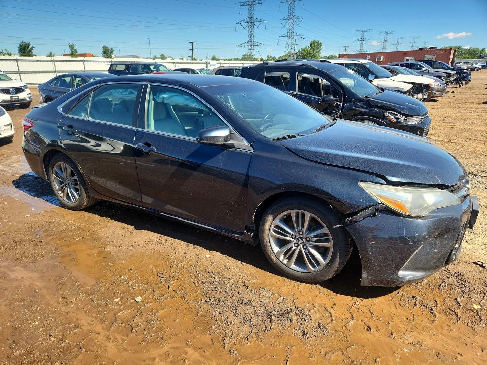 57270626 :رقم المزاد ، 4T1BF1FK9FU067084 vin ، 2015 Toyota Camry مزاد بيع