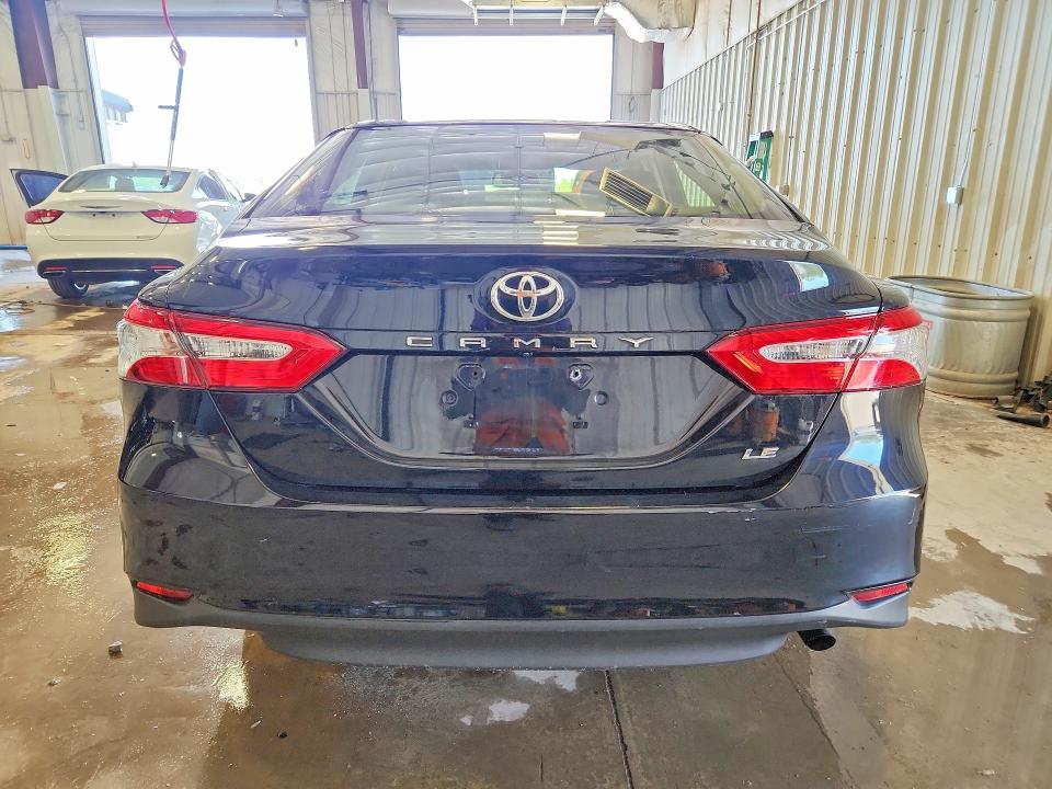 56055526 :رقم المزاد ، JTNB11HK3J3005299 vin ، 2018 Toyota Camry مزاد بيع