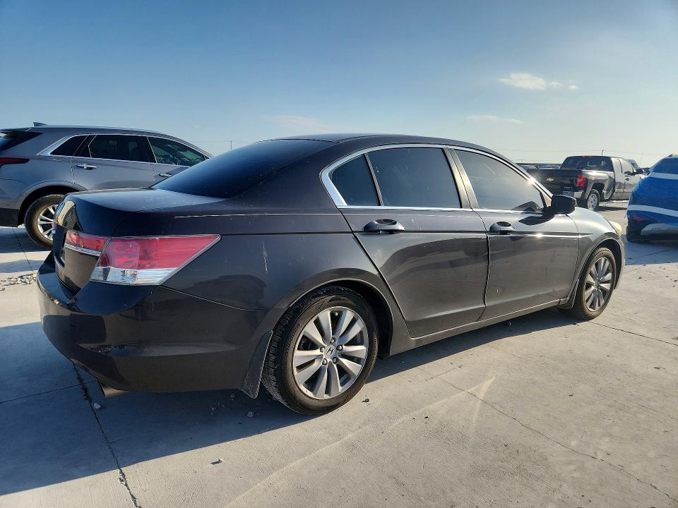2011 Honda Accord მანქანა იყიდება აუქციონზე, vin: 1HGCP2F71BA014819, აუქციონის ნომერი: 56605366