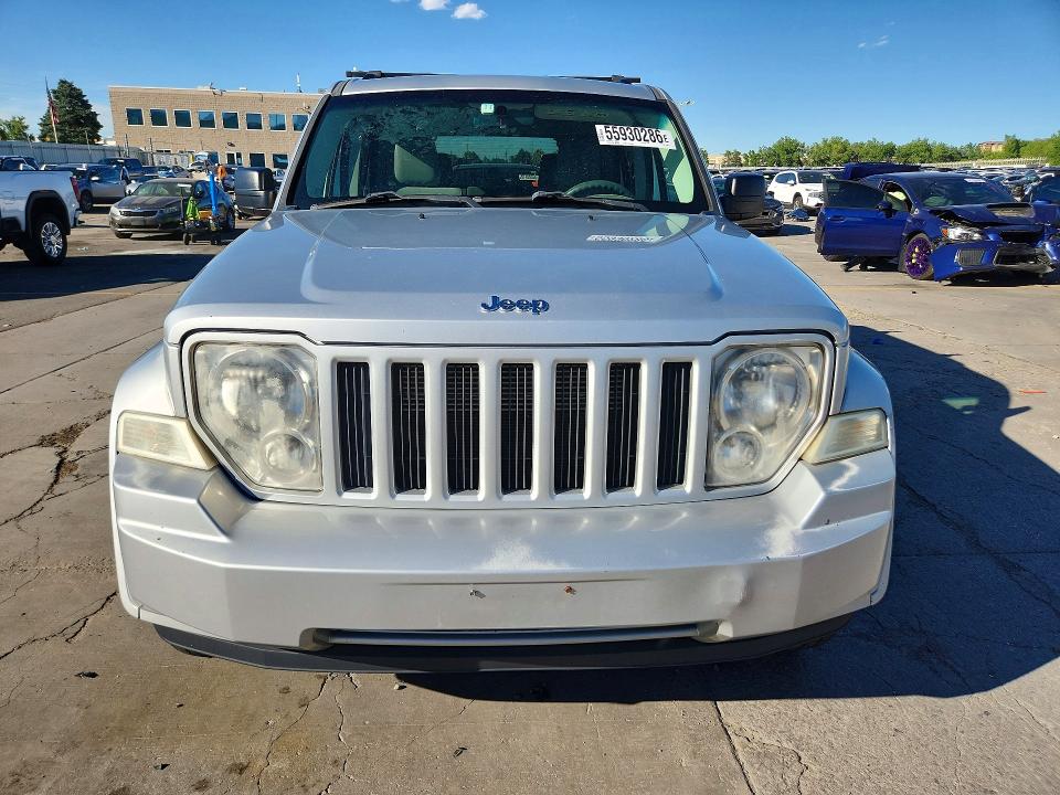 2008 Jeep Liberty მანქანა იყიდება აუქციონზე, vin: 1J8GN28K48W105885, აუქციონის ნომერი: 55930286