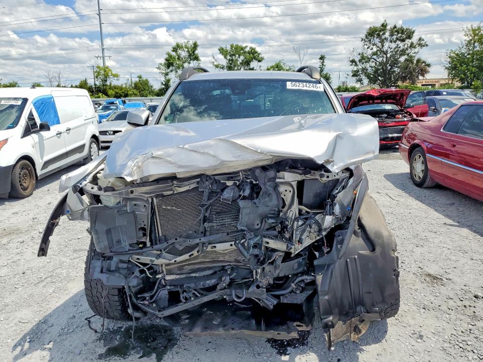 56234246 :رقم المزاد ، 5TFCZ5AN0JX162052 vin ، 2018 Toyota Tacoma مزاد بيع
