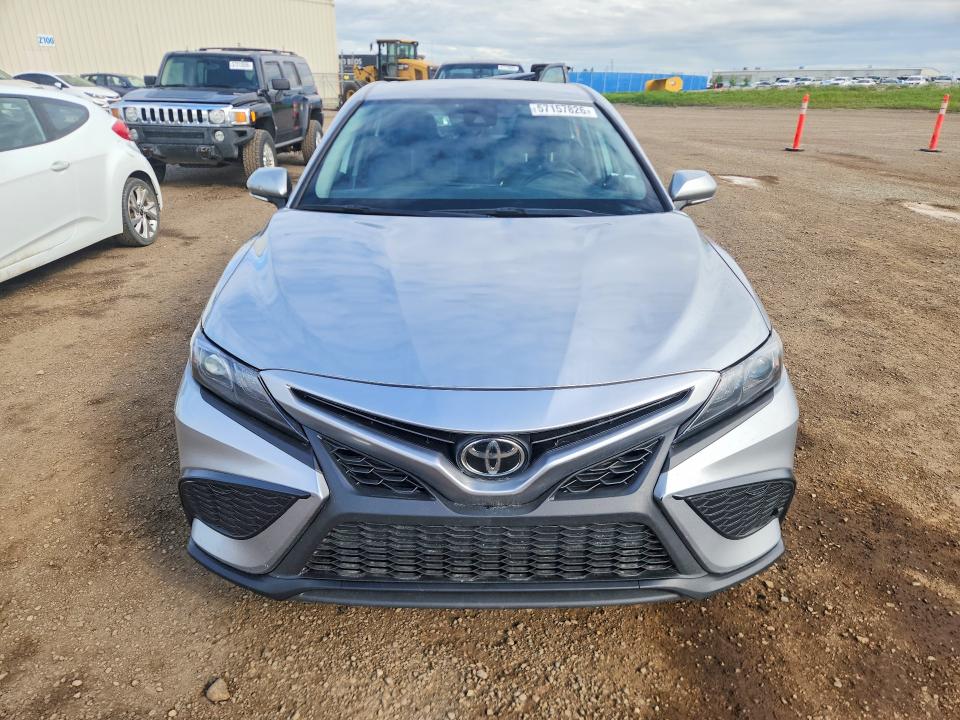57157826 :رقم المزاد ، 4T1G11AK6MU612361 vin ، 2021 Toyota Camry مزاد بيع