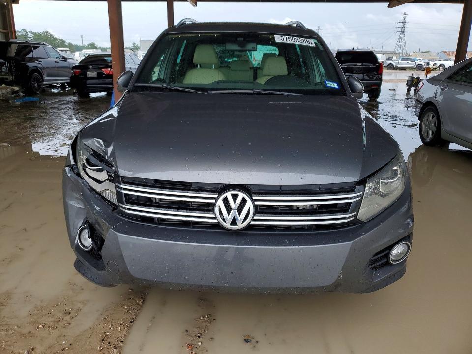 2014 Volkswagen Tiguan მანქანა იყიდება აუქციონზე, vin: WVGAV3AX9EW011145, აუქციონის ნომერი: 57598386