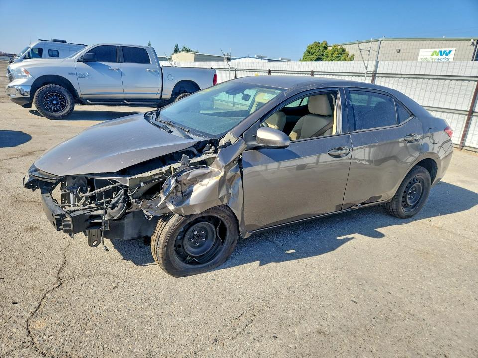 Aukcja sprzedaży 2017 Toyota Corolla, vin: 5YFBURHE5HP734216, numer aukcji: 55562026