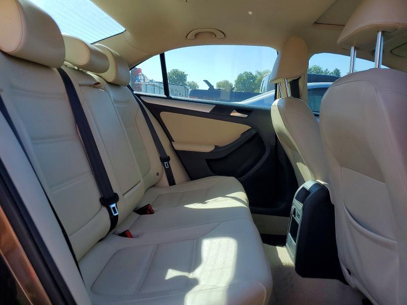 54732156 :رقم المزاد ، 3VWD17AJ7EM322148 vin ، 2014 Volkswagen Jetta مزاد بيع