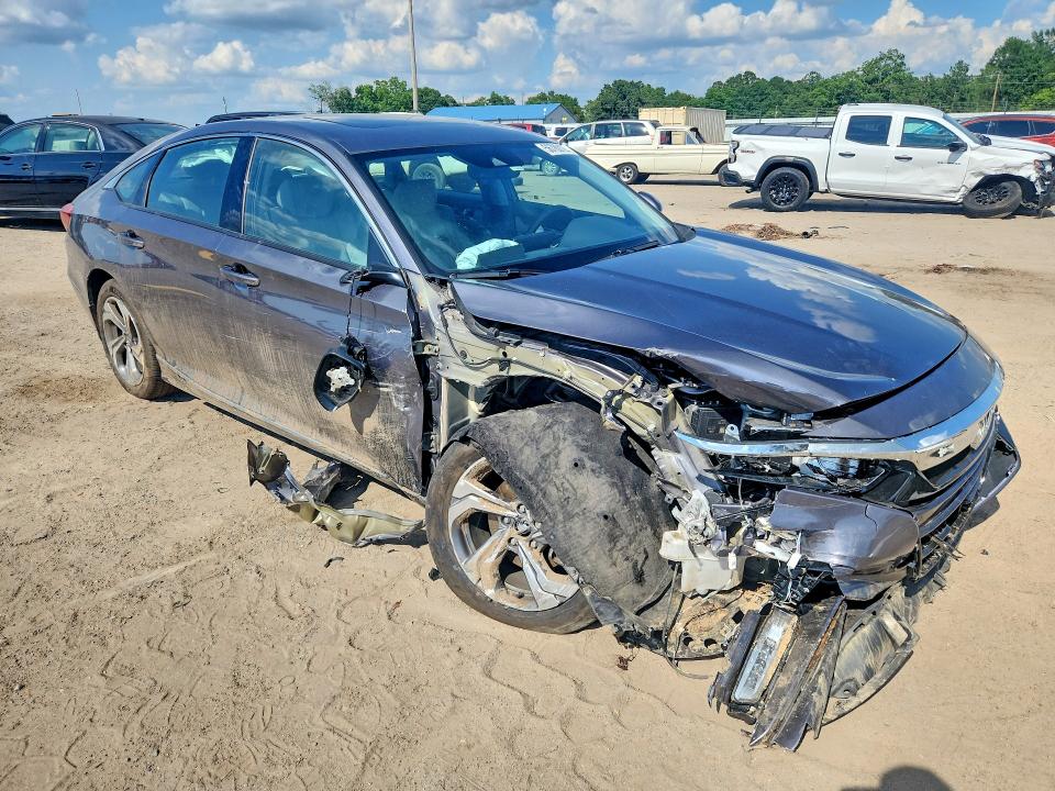 2018 Honda Accord მანქანა იყიდება აუქციონზე, vin: 1HGCV1F58JA040251, აუქციონის ნომერი: 56780126