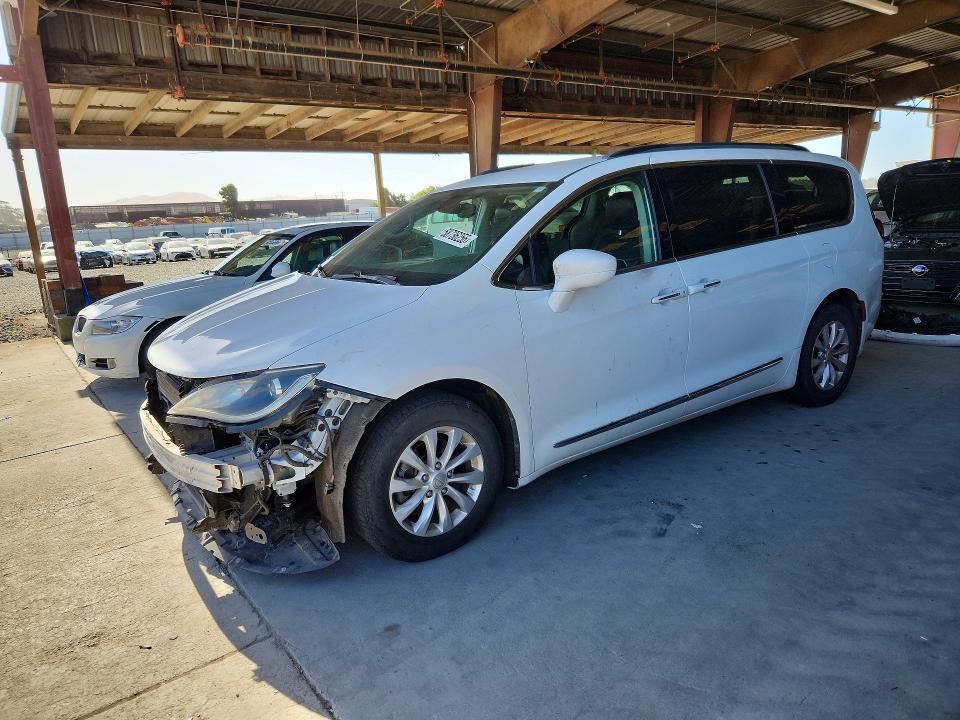 58736256 :رقم المزاد ، 2C4RC1BG1HR535399 vin ، 2017 Chrysler Pacifica مزاد بيع