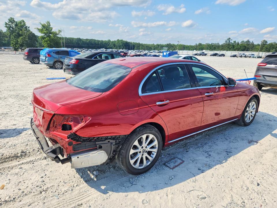58699586 :رقم المزاد ، WDDZF4JB3KA588671 vin ، 2019 Mercedes-benz E مزاد بيع