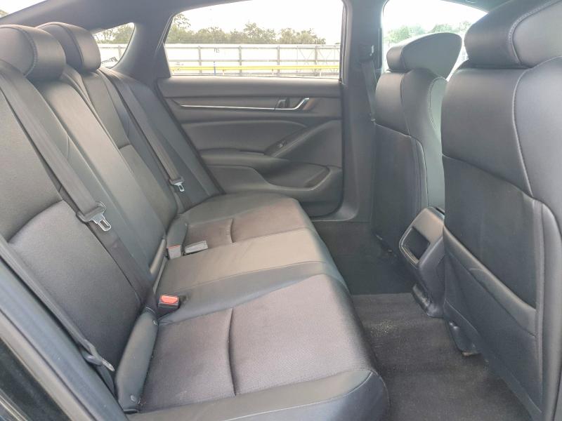 Auction sale of the 2019 Honda Accord, vin: 1HGCV1F33KA126261, lot number: 55929976