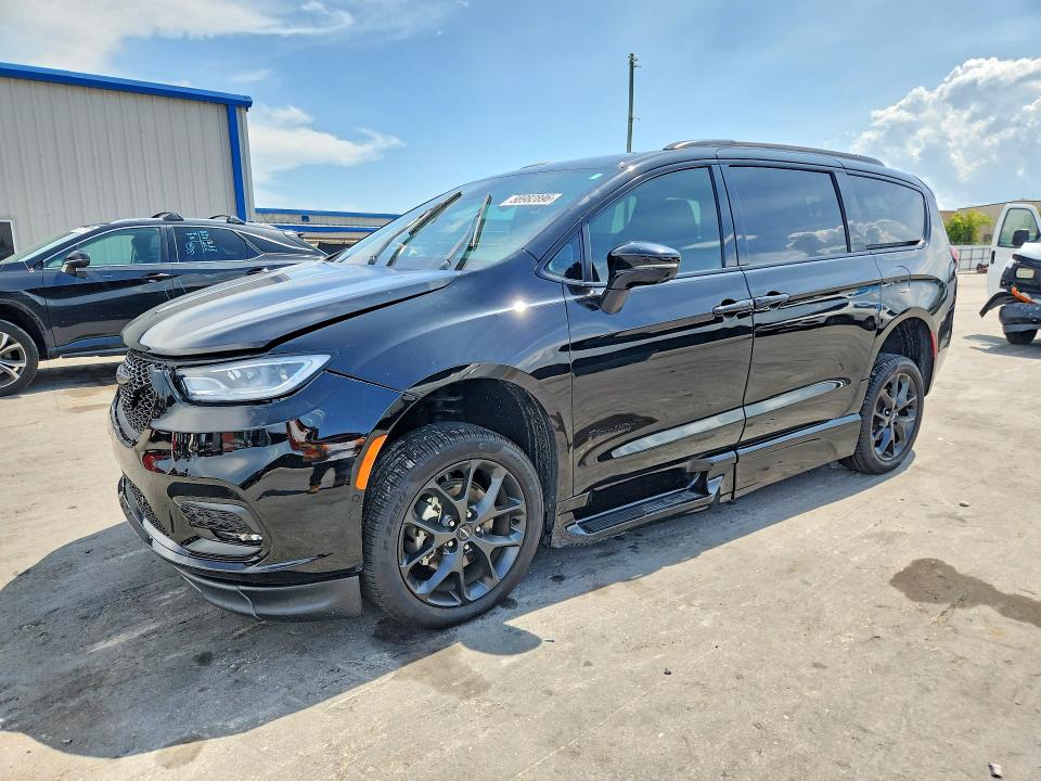 2024 Chrysler Pacifica მანქანა იყიდება აუქციონზე, vin: 2C4RC1BG7RR173502, აუქციონის ნომერი: 58982896