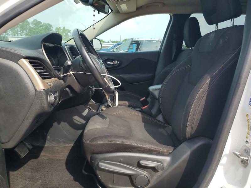 55557846 :رقم المزاد ، 1C4PJLCS0GW137330 vin ، 2016 Jeep Cherokee مزاد بيع