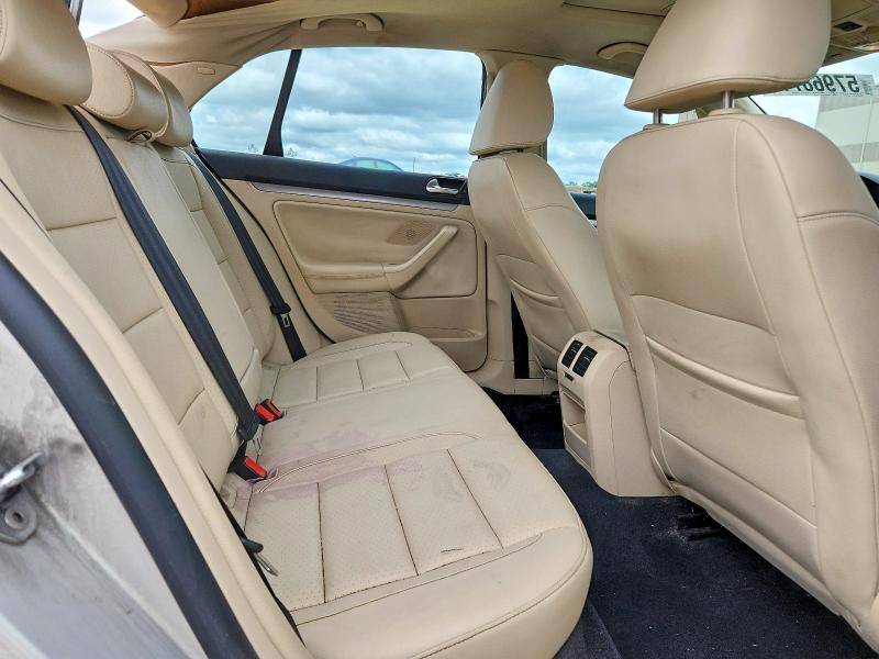 Продажа на аукционе авто 2010 Volkswagen Jetta, vin: 3VWRX7AJ8AM117548, номер лота: 57968716