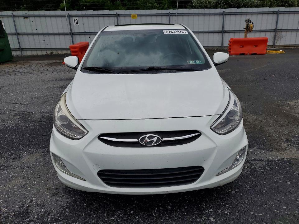 2015 Hyundai Accent მანქანა იყიდება აუქციონზე, vin: KMHCU5AE1FU220169, აუქციონის ნომერი: 57693876