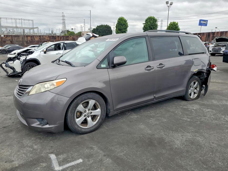 Продаж на аукціоні авто 2017 Toyota Sienna, vin: 5TDKZ3DC9HS811227, номер лоту: 56841816