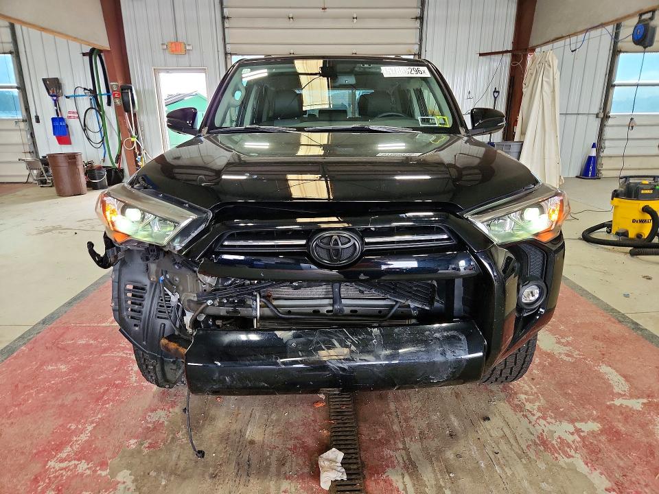 57888296 :رقم المزاد ، JTENU5JR3N6052176 vin ، 2022 Toyota 4runner مزاد بيع