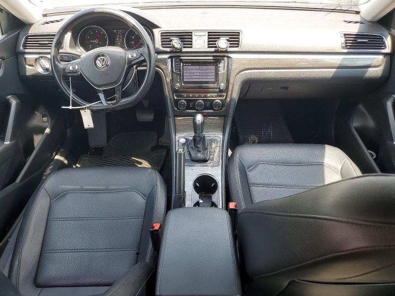 55390826 :رقم المزاد ، 1VWBT7A30HC012075 vin ، 2017 Volkswagen Passat مزاد بيع