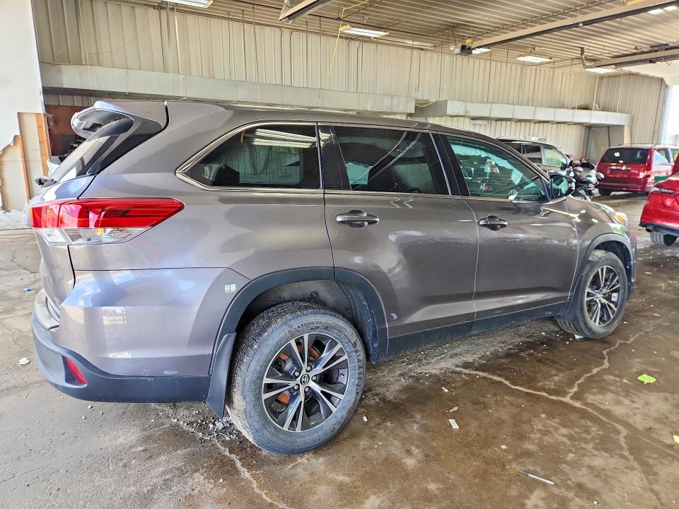 59079766 :رقم المزاد ، 5TDBZRFH3KS977777 vin ، 2019 Toyota Highlander مزاد بيع